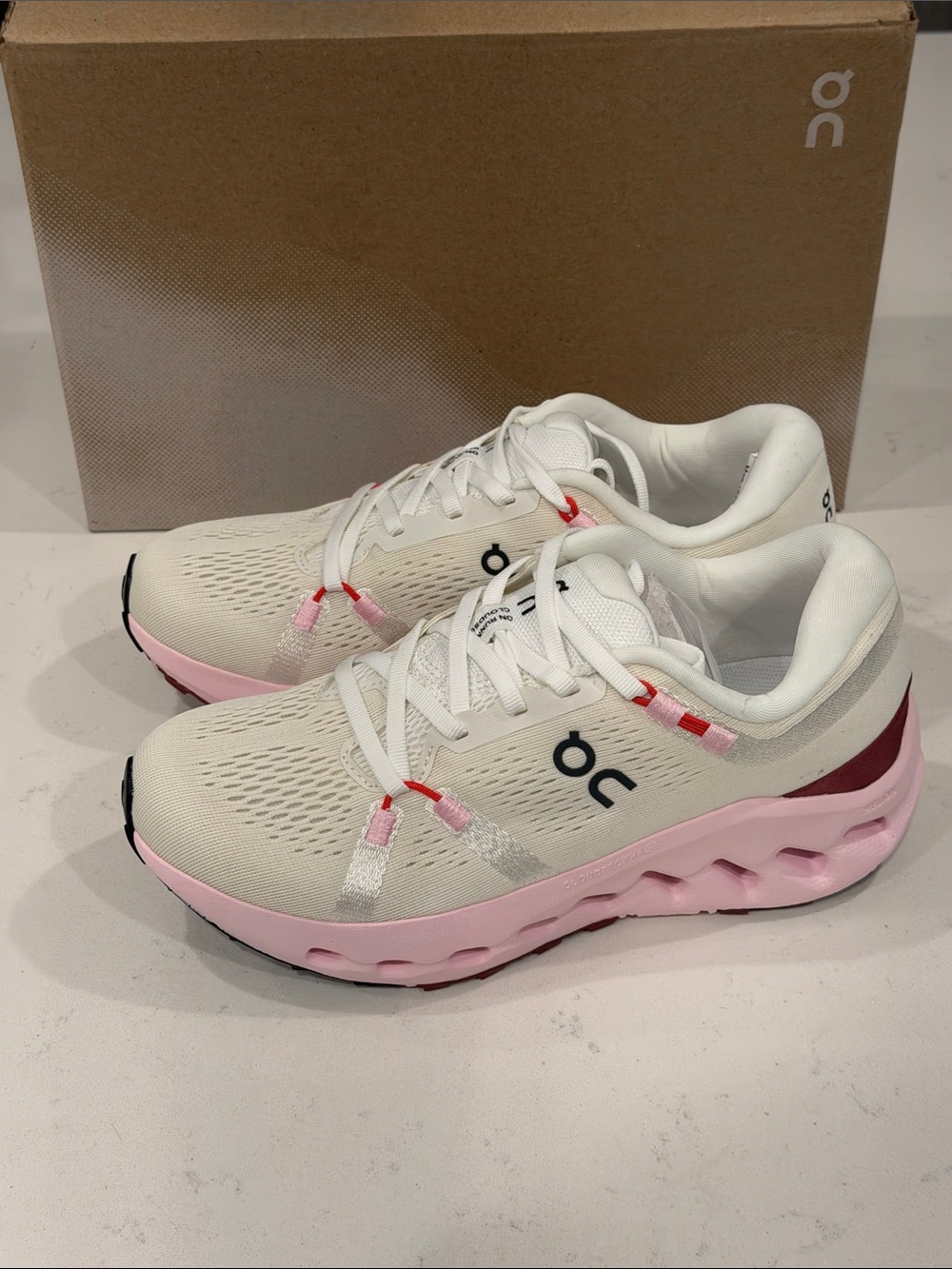 On Running cloudsurfer 2 Onclouds women’s athletic shoes size 8